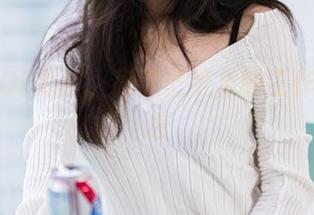 汪知子OL黑丝，高清壁纸里的工作日小逆袭