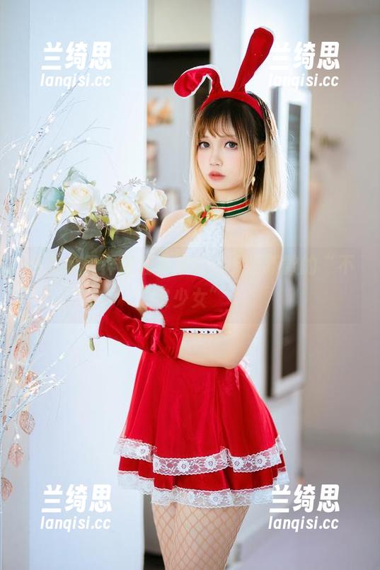 洛桑w伊梓这波学妹Cos，最新款的“不良少女”
