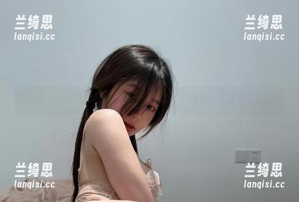 微密圈 - 让黑连体吊带带你一起“套”不回头，火龙果羊分享喔