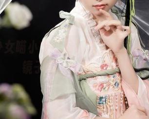 爆机少女喵小吉的最新写真，油亮到能当镜子用，快来瞧瞧！
