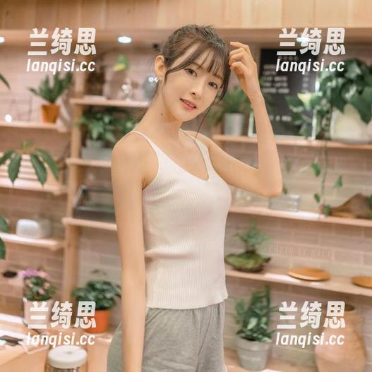 王羽杉女友更新：你可得小心，别被圈里人撩了。