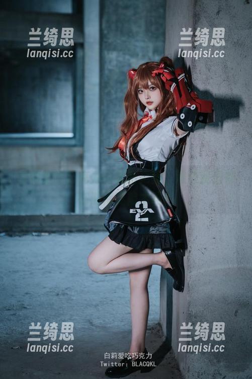 白莉爱吃巧克力的礼服更新，难道我们都在期待变魔术吗？