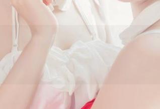 白金Saki的四人彼女，最新免费套图，想不到吧，眼睛停不下来！
