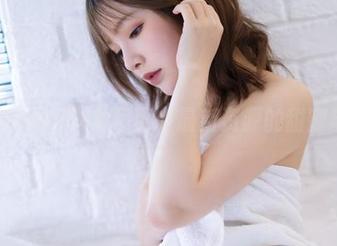 白露Bululu少女写真：最新资源的甜蜜与不安