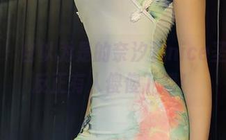 秀人网 – 自以为是的奈汐酱nice圣诞照，反正有人傻傻下载！