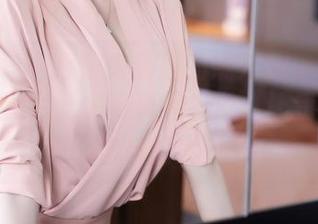 秀人网 – 一心想做御姐的妮儿Bluelabel，这组图片合集可真有意思，让我想到了那个流行的发型……