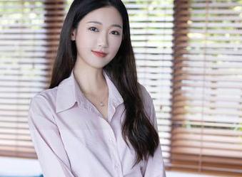 秀人网 – 不只是一张照片，“学妹”王伊纯，还有什么更划算的？