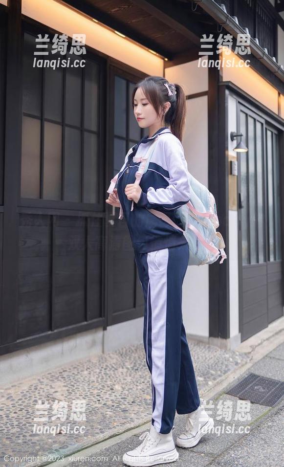 秀人网 - 抓住夏日的尾巴，瑶瑶baby的双人高清图包悄悄来袭！