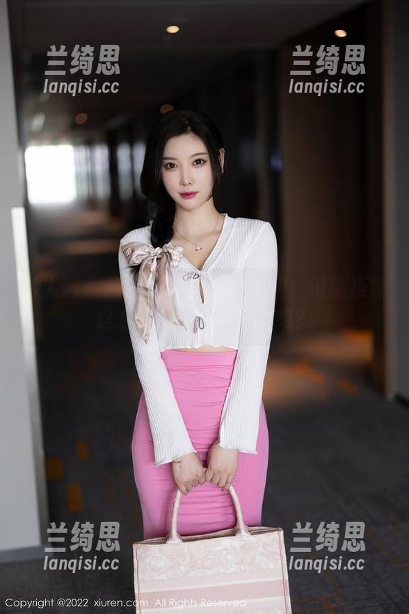 秀人网 - 芭比KIKI女仆的图包：谁能拒绝这么‘勤劳’的小姐姐？
