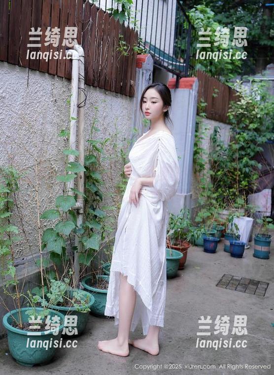 秀人网 - 黑白的世界，黑麦子用原图资源拼出来的，竟出乎意料的舒服