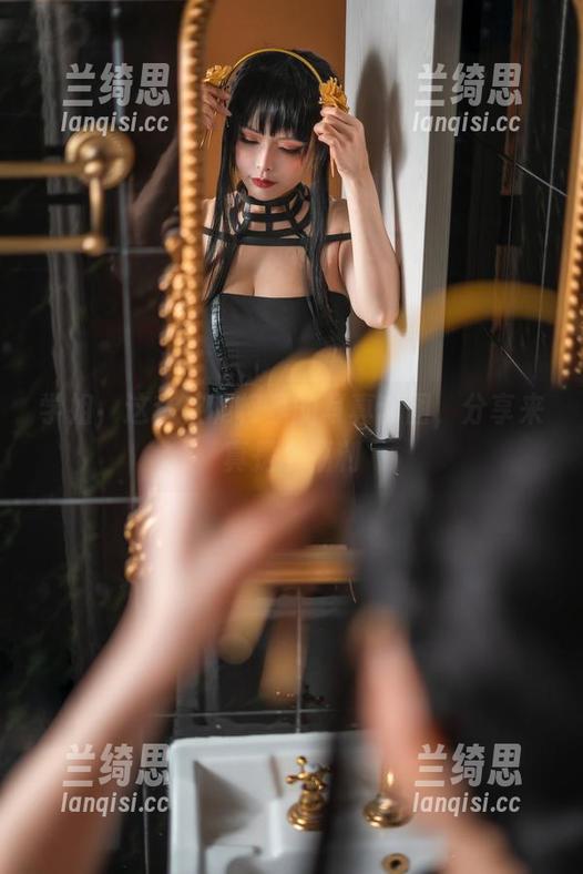学姐，这套秋和柯基的写真套图，分享来真是个福利