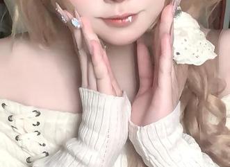 整天在画画的“纯爱neko”，其实是个COS照片的狂人