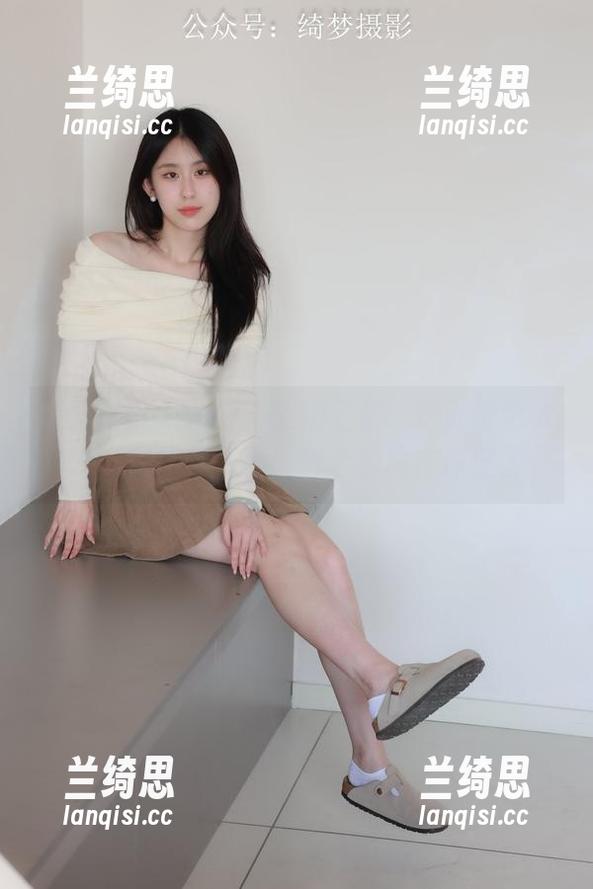 绮梦摄影 - 蔡蔡，旅拍全套：这贴纸也太多了，我都快猜不出哪个滤镜在作怪了。