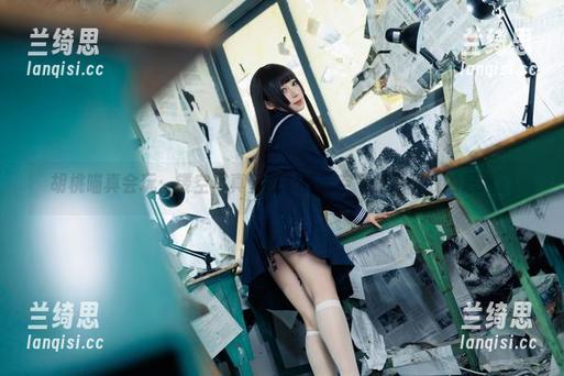 胡桃喵真会玩：镂空写真壁纸，恍若空气包裹着我的思绪。