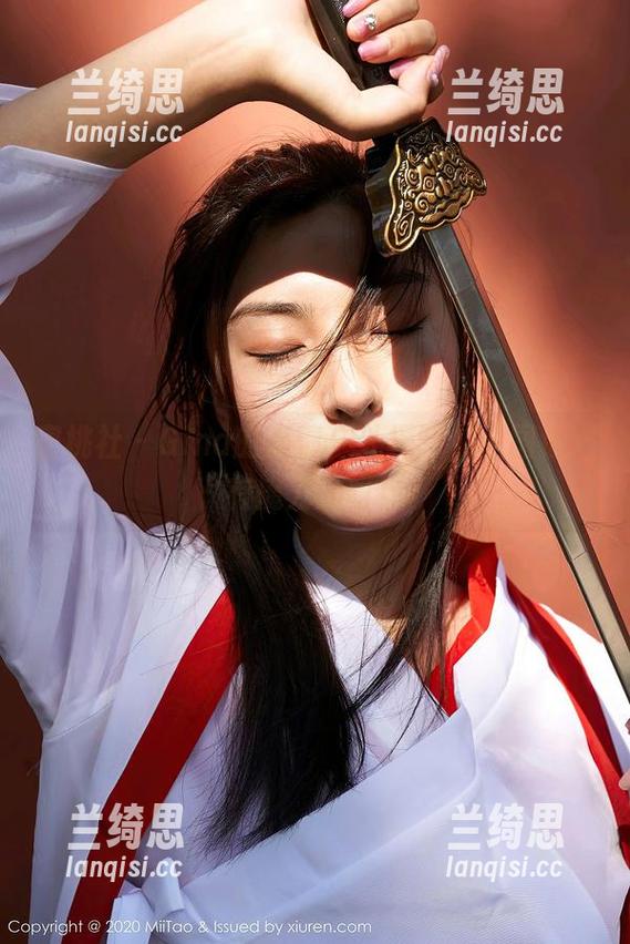 蜜桃社 - Gina的高清户外探险，原图也是有魔力的呀！