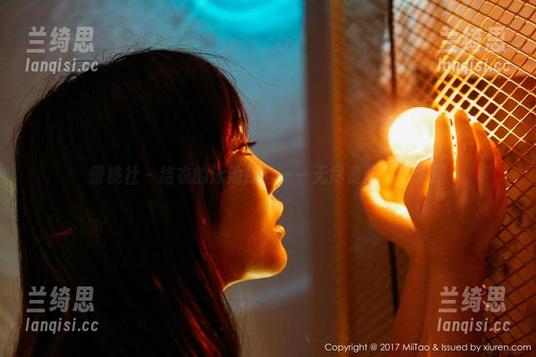 蜜桃社 - 结衣的泳池探险——无尽资源等你发掘