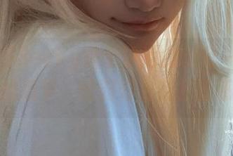 给贝贝琪Becky留个泳池的印记——图包里的细节，恰到好处的轻奢感。