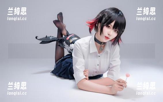 轩萧学姐最新出的短裙写真集，裙子一带，你的注意力没了！