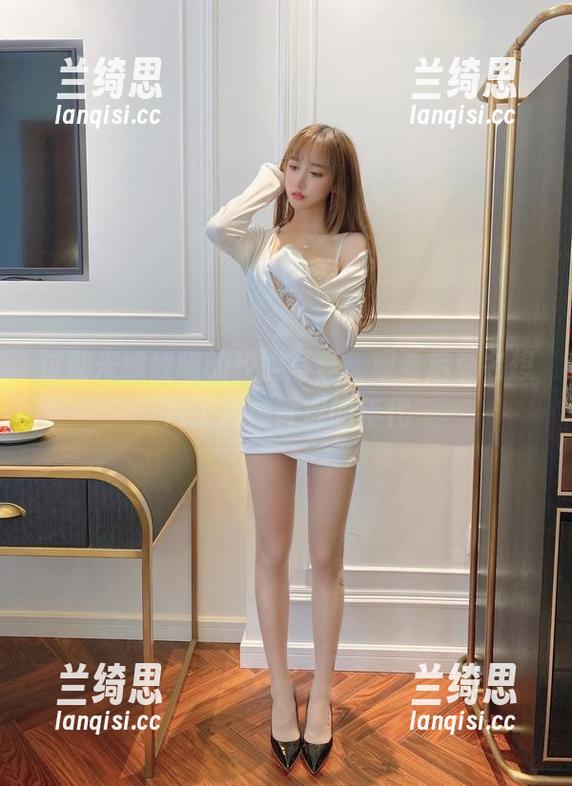 过期米线线喵的校服写真,观看后莫名想起了那种青涩的年代 过期米线线喵的校服写真,观看后莫名想起了那种青涩的年代