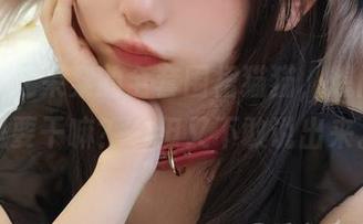 看着迷之呆梨的全套围裙猫猫，想问“这是要干嘛？”但又不敢说出来。