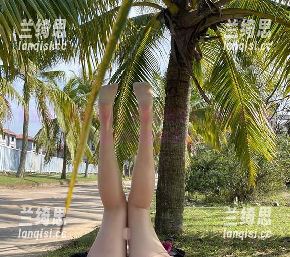 微密圈 - 在迷人的五姨太的浴室里，图包里的每一张都像在悄悄说话。