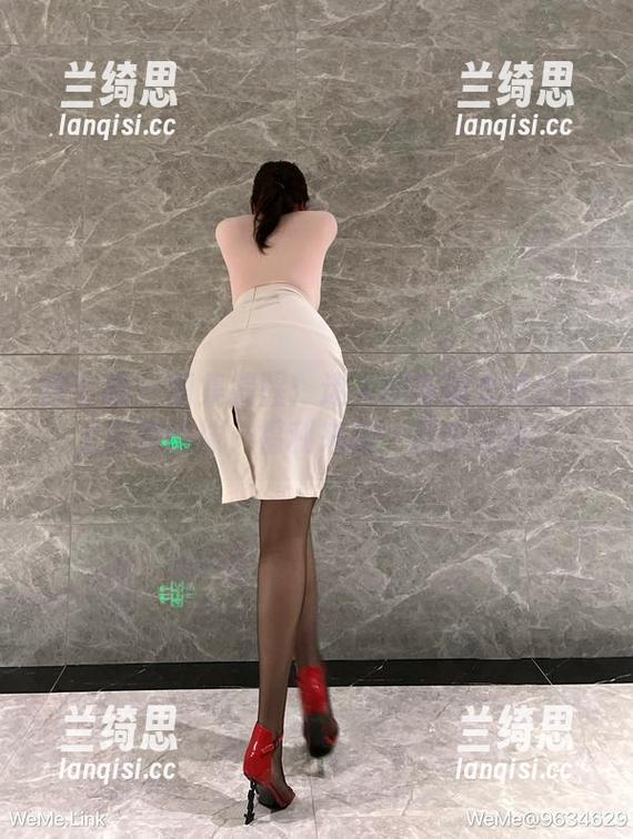 微密圈 - 图集提醒：迷人的五姨太已经穿上渐变丝袜，福利来袭，欢乐无敌！