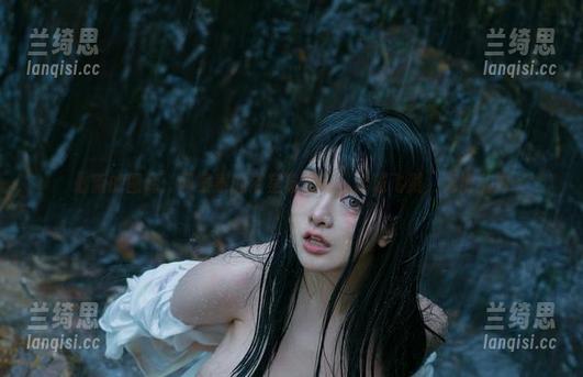 最新的图库：阿寨寨的浴室奇遇记，水珠飞溅，泡泡乱舞