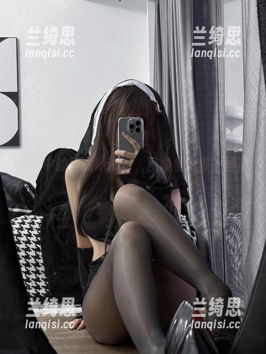 浴室中的阿薰kaOri，图集里透着一丝凉意