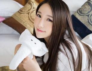 青豆客 – 王乔恩Abby旗袍写真合集，衣服多美，心思比衣服还复杂。