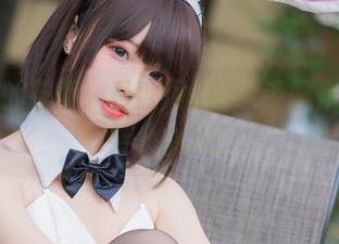 工作间歇的花絮：看香川澪的水手服作品，心里杂七杂八。